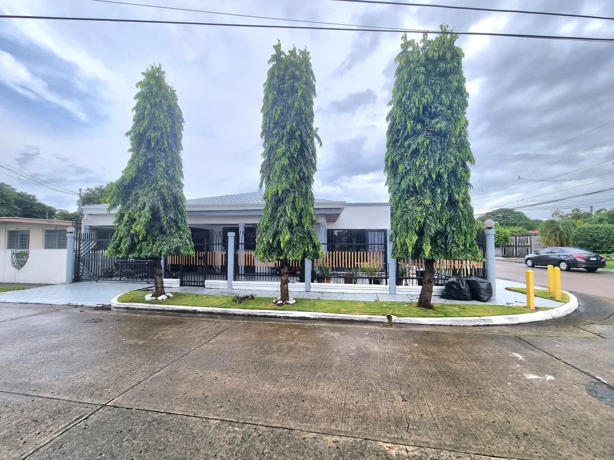 House for Sale in Campo Limbergh – Juan Díaz - photo 1