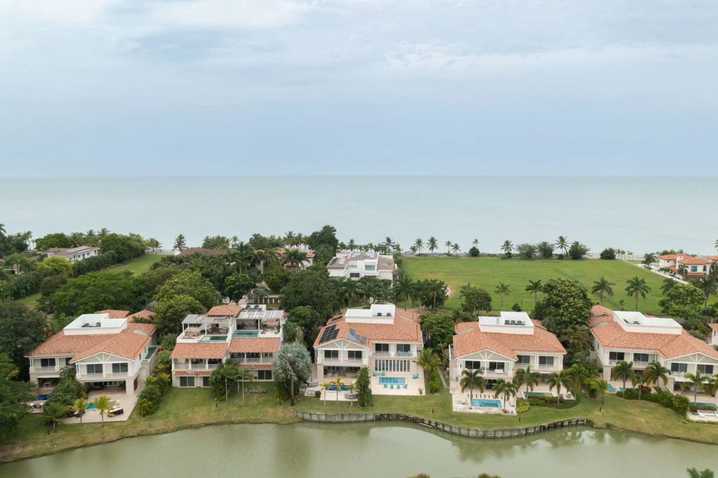 FOR SALE / COCLÉ BUENAVENTURA - OCEAN LAKES VILLAGES / OCEANFRONT RESIDENCE