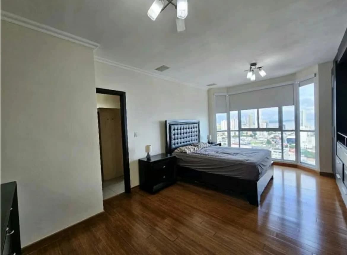 Apartment for Sale in San Francisco - photo 8
