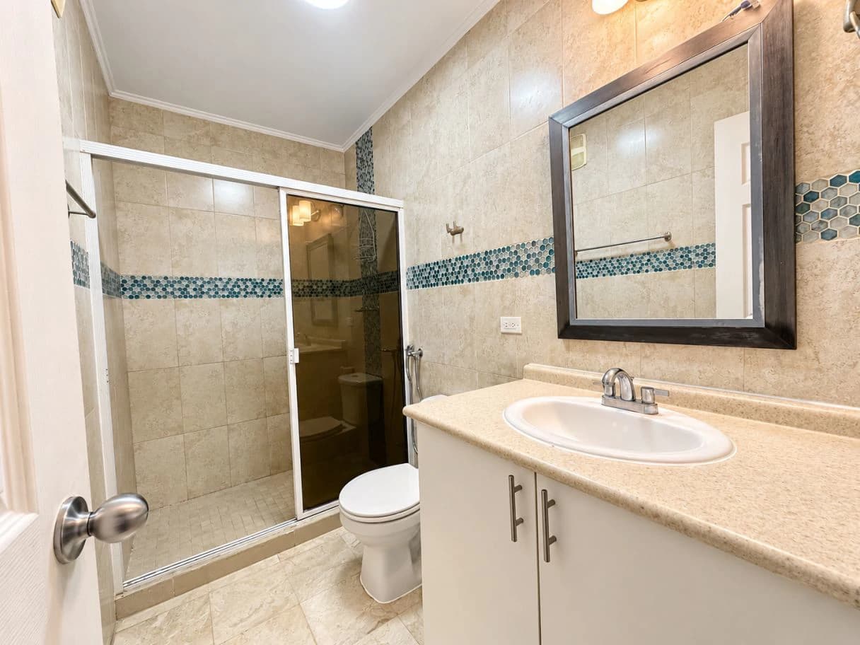 LIVE WITH SPACE AND LIGHT IN OBARRIO - 3-BEDROOM, 188 M² APARTMENT FOR SALE $299,000 - photo 11