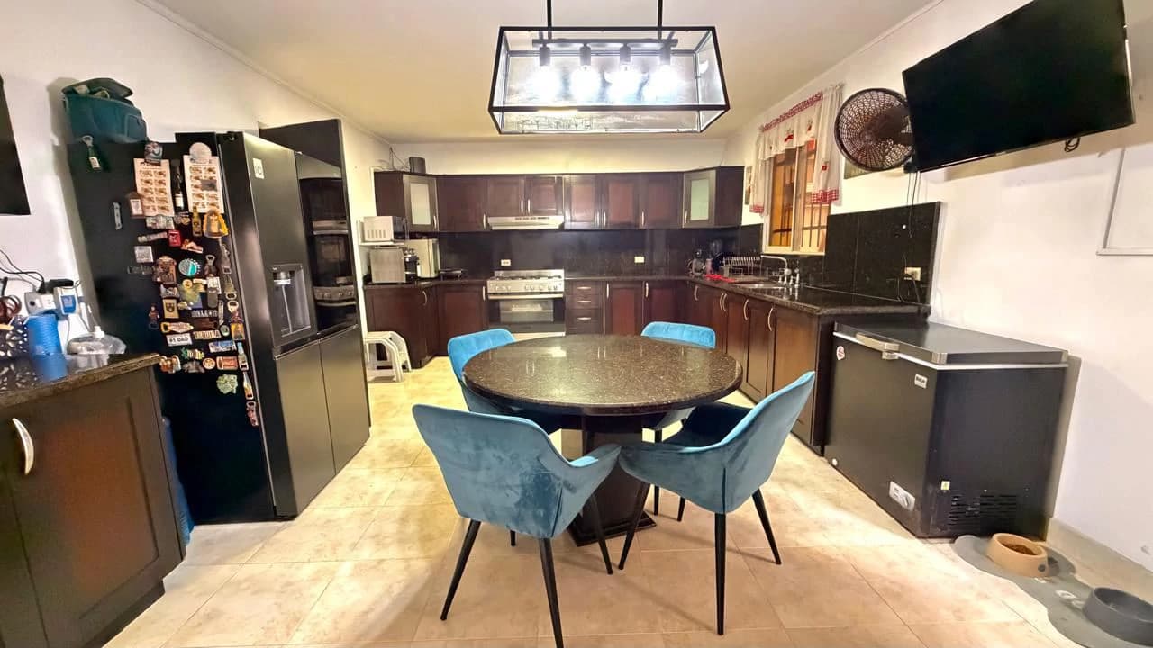 HOUSE FOR SALE RESIDENTIAL PASEO DORADO, CONDADO DEL REY - photo 5