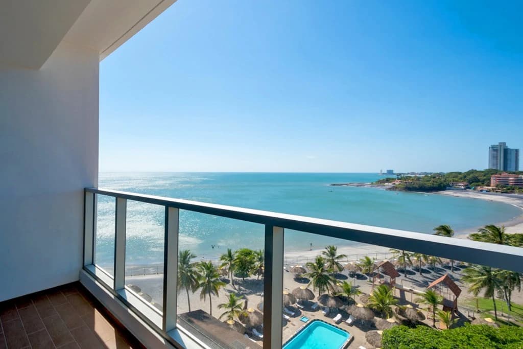 Sale in Royal Palm, Ocean View, Malibu - photo 2