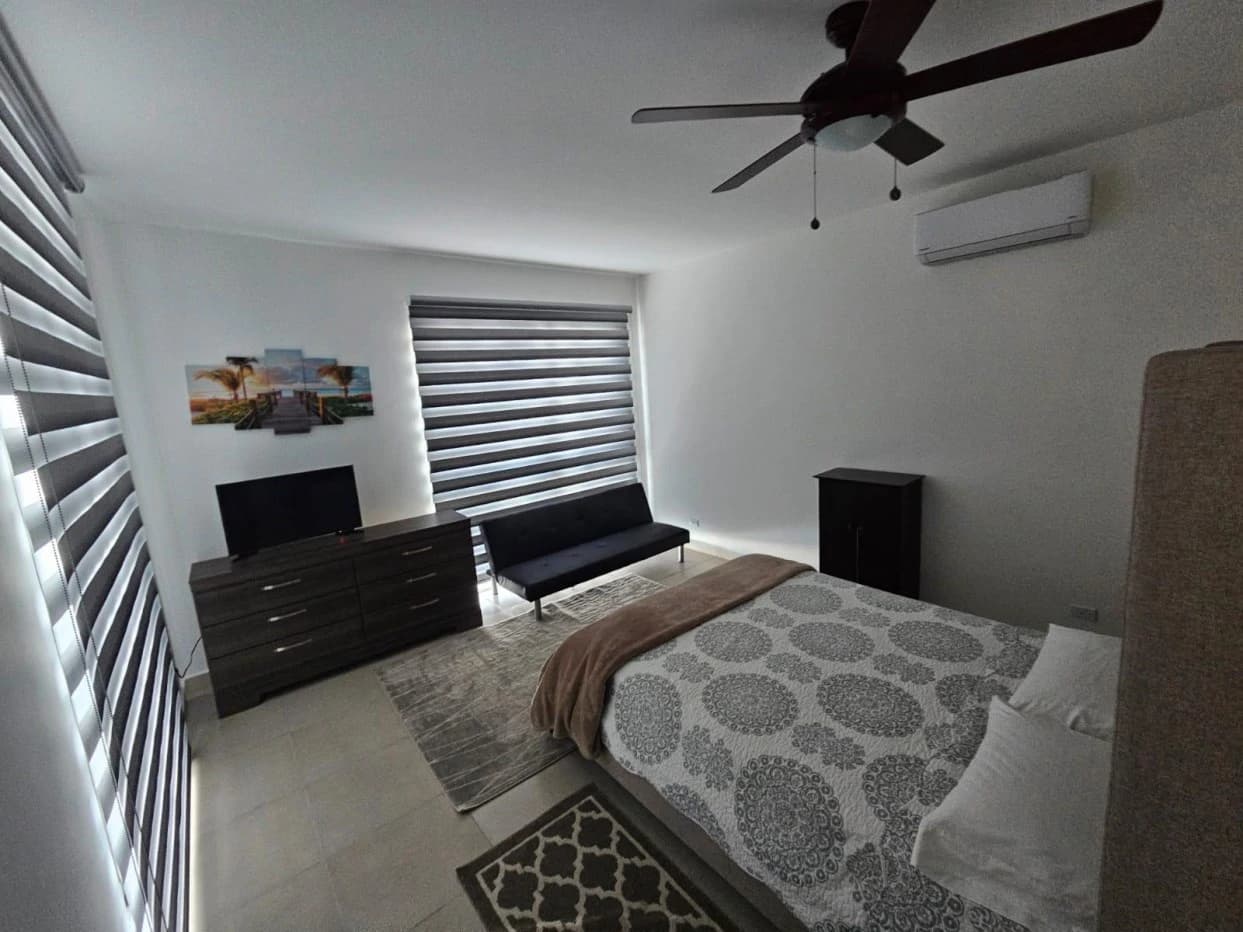 FOR SALE IN PLAYA BLANCA PENTHOUSE PH FOUNDERS ROOFTOP AND JACUZZI -OCEAN VIEW - photo 3