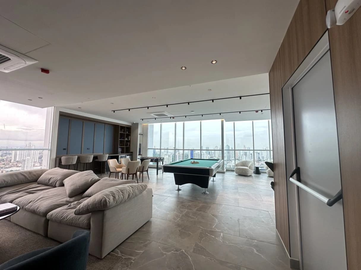 WHERE CITY LIFE “BLOOMS” | 54 M² 2-BEDROOM ON VÍA ESPAÑA FOR $169,980 - photo 17