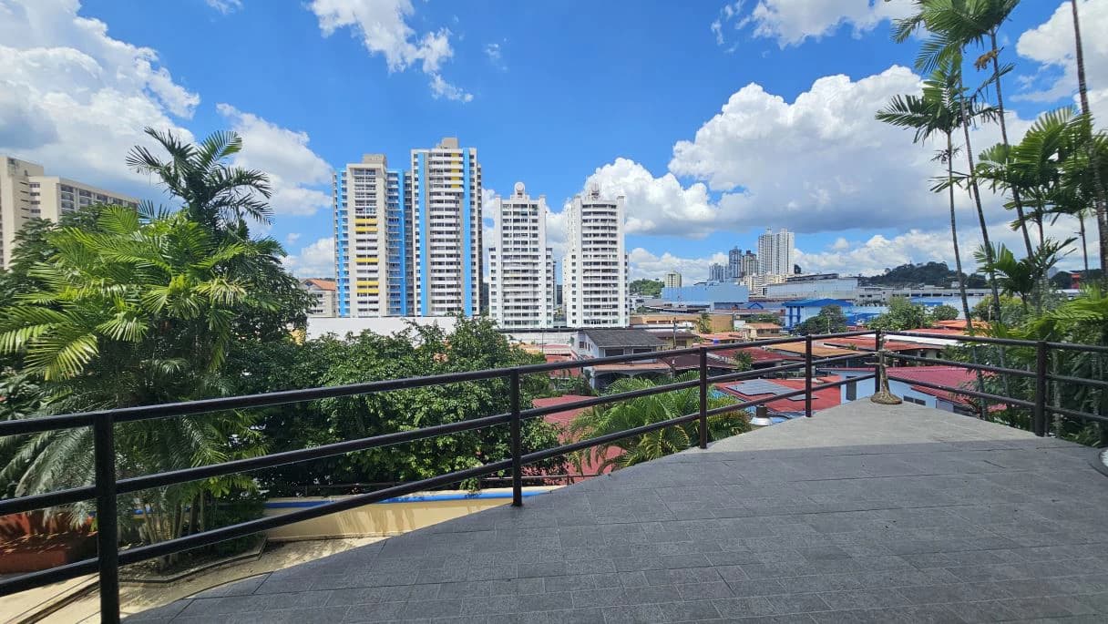 3- Level House for Sale in DOS MARES/ Betania. - photo 15