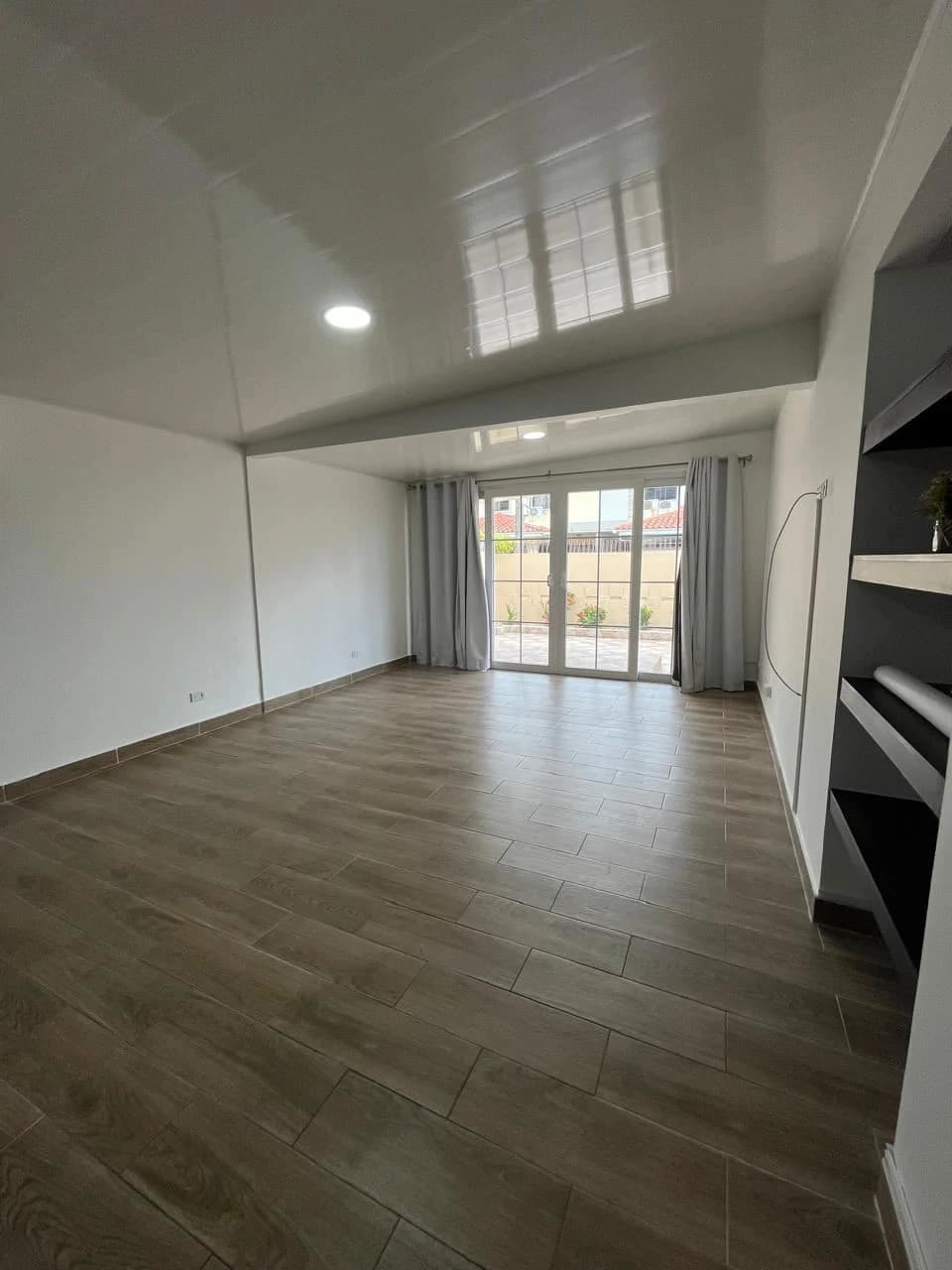 Fully Renovated Home for Sale in San Francisco, Panama City - photo 4