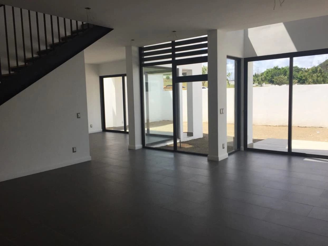 Contemporary House in BarrioAlto "Chapera" | Spacious Living & Privacy in Altos de Panamá - photo 2