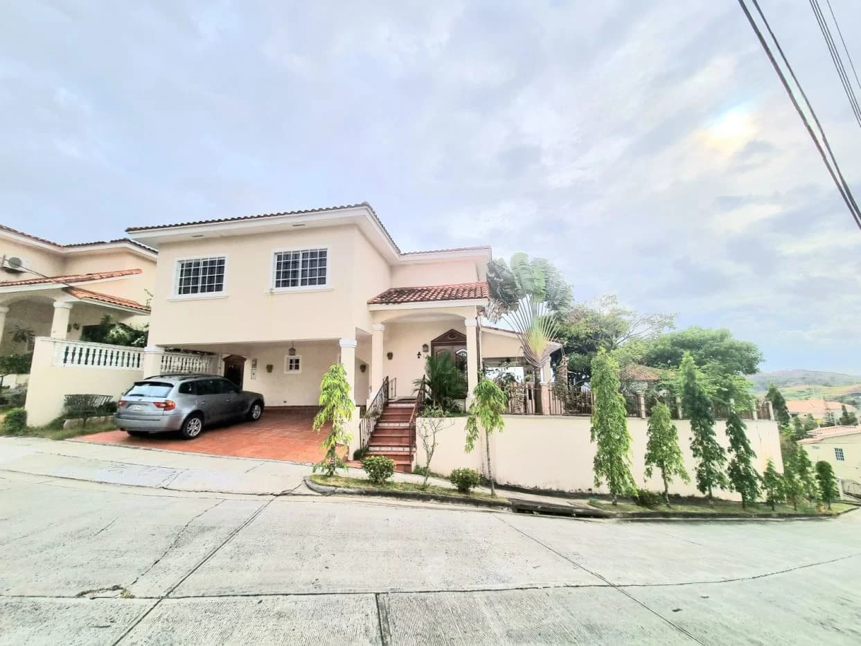 House for Sale in Altos de Panama - photo 1