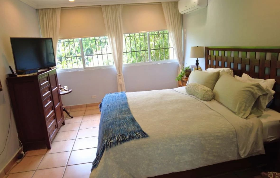 Smart Investement: Unmatched potential, Condition, and Price - photo 18