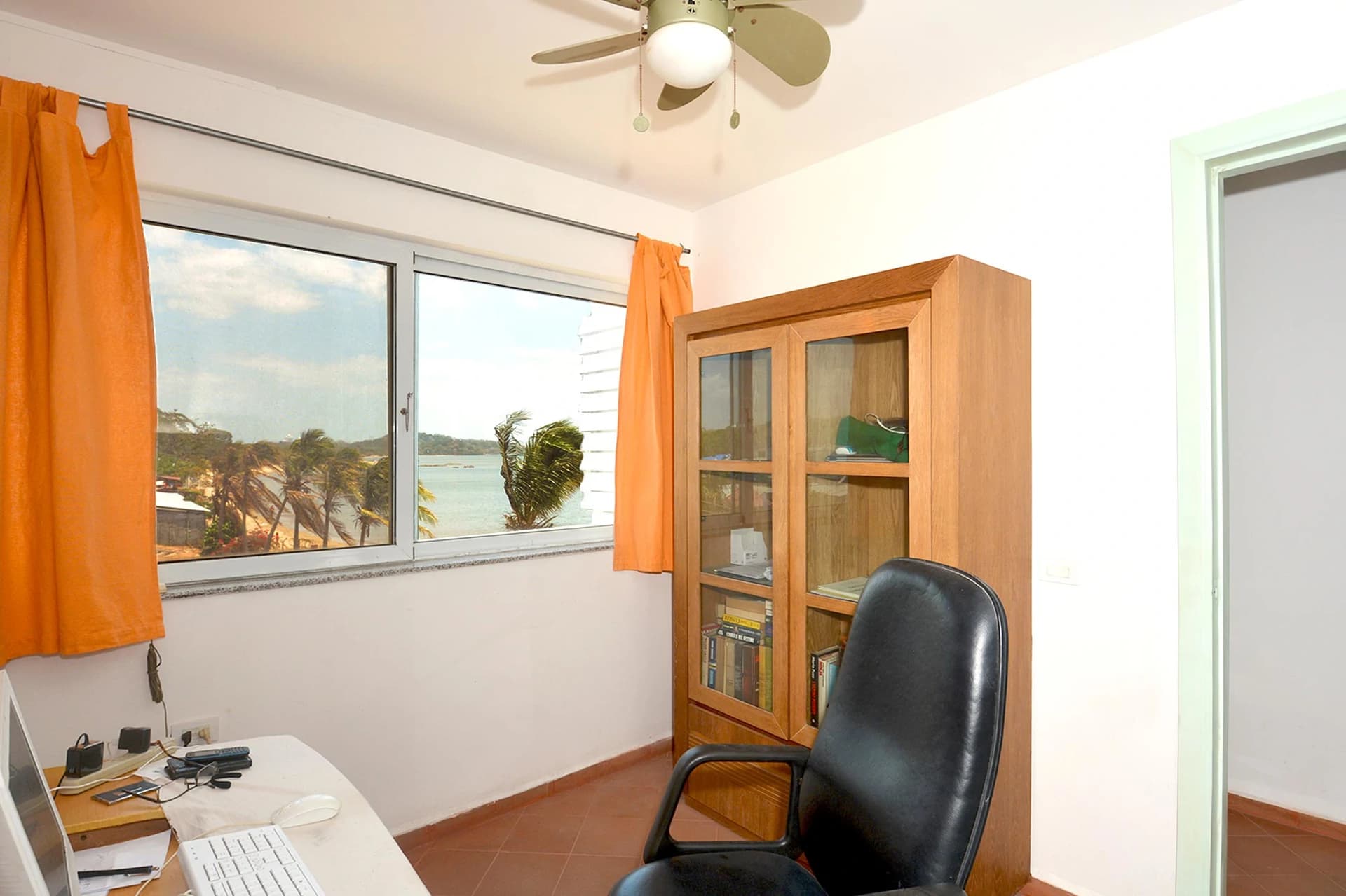 OCEANFRONT ITALIAN VILLA 20 minutes away - photo 12
