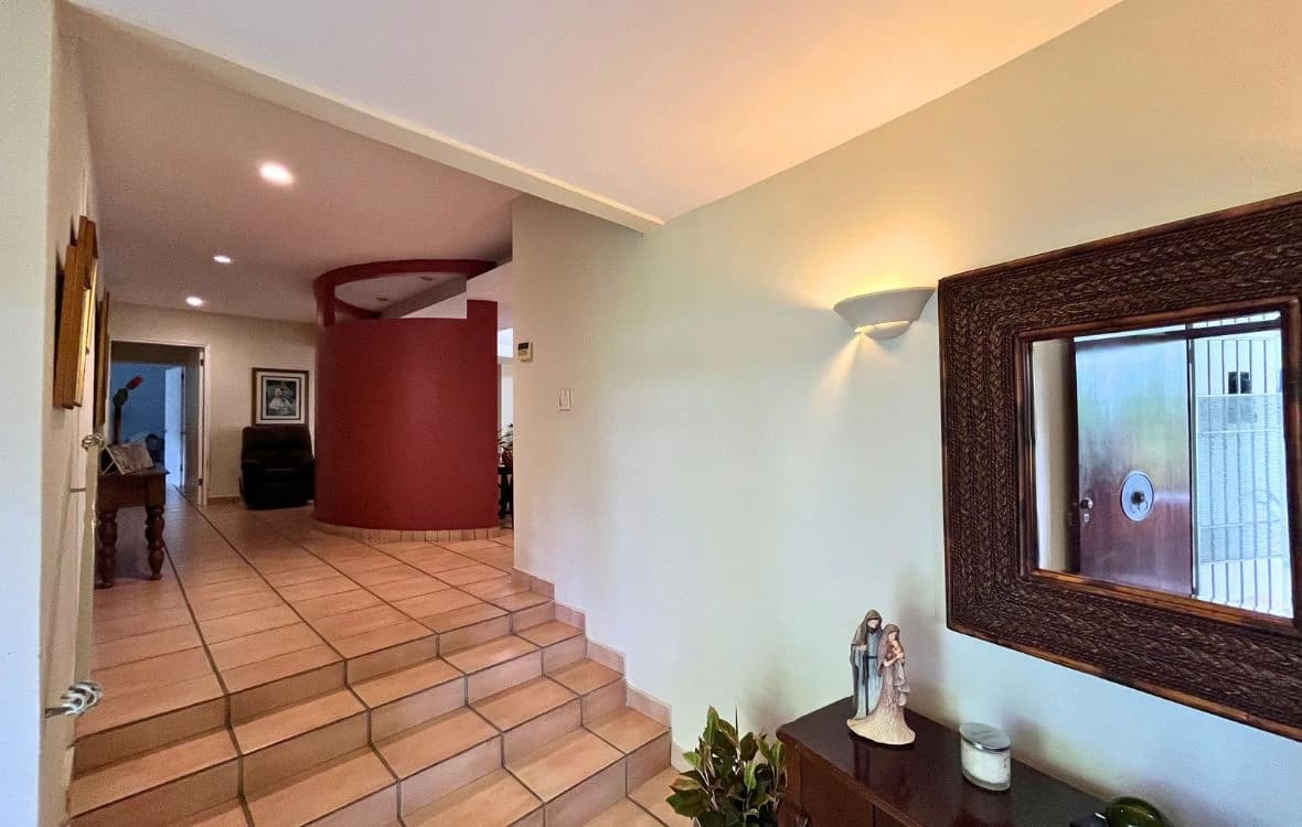 Smart Investement: Unmatched potential, Condition, and Price - photo 3