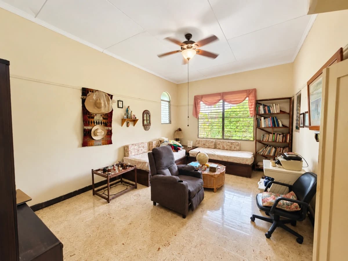 A Hidden Gem in Las Cumbres | 3,433 m², Panoramic Views - photo 16