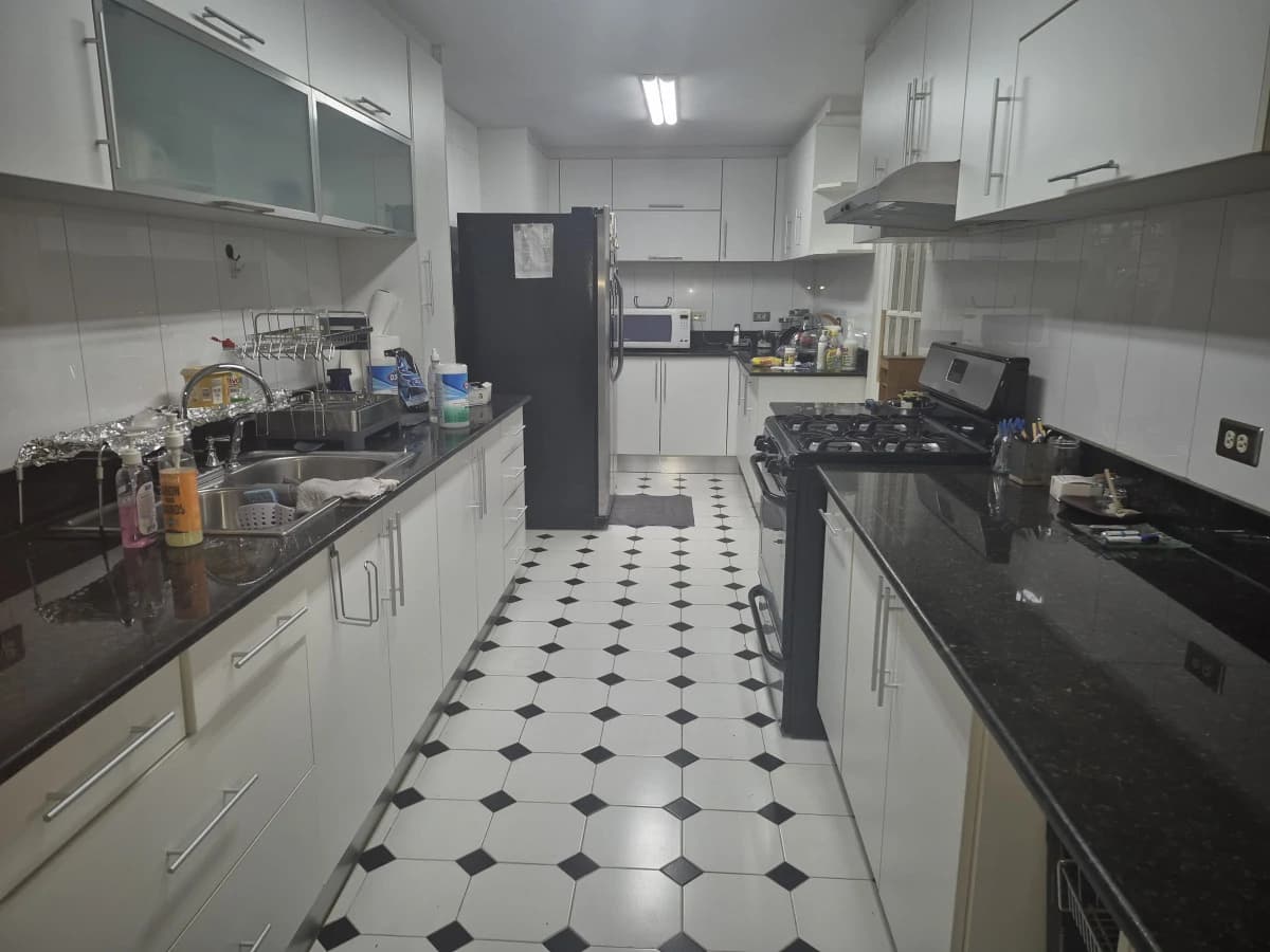 Beautiful Townhome in a Privileged Residential Area - photo 9