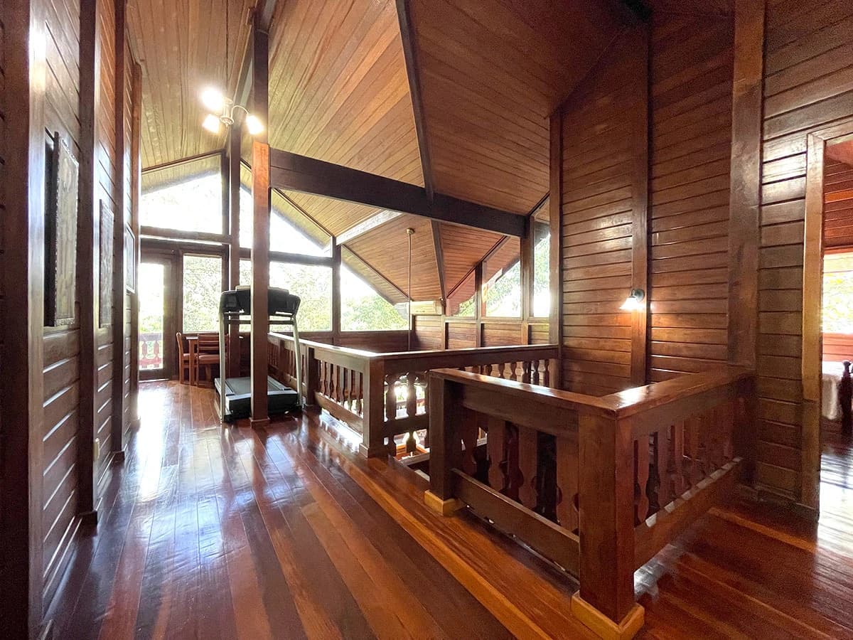 Amazing exotic-wood house 30 minutes from the city, now $285,000. - photo 26