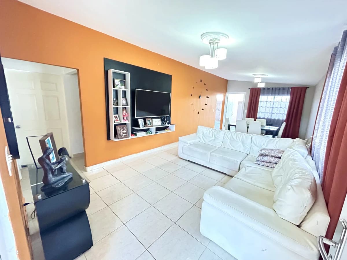 For sale in Colinas del Oeste in Arraijan - photo 2