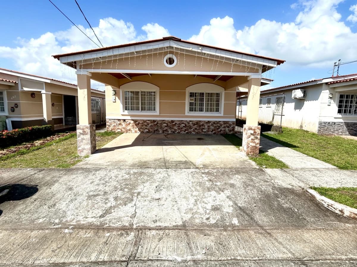 For sale in Colinas del Oeste in Arraijan - photo 15