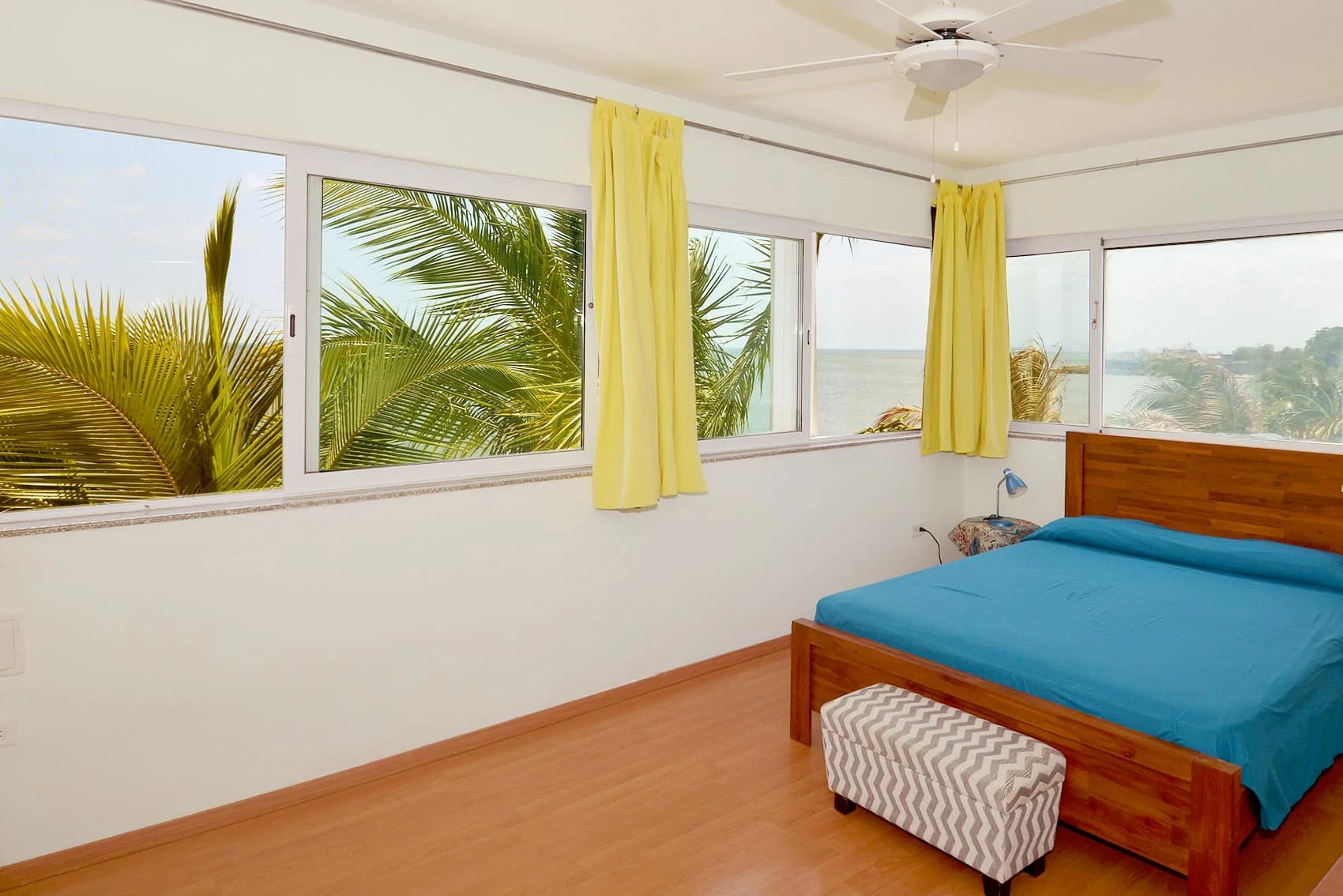 OCEANFRONT ITALIAN VILLA 20 minutes away - photo 2