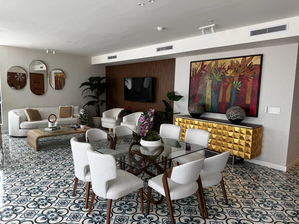 Casco Viejo - Luxury Furnished Apartment for Rent - photo 2