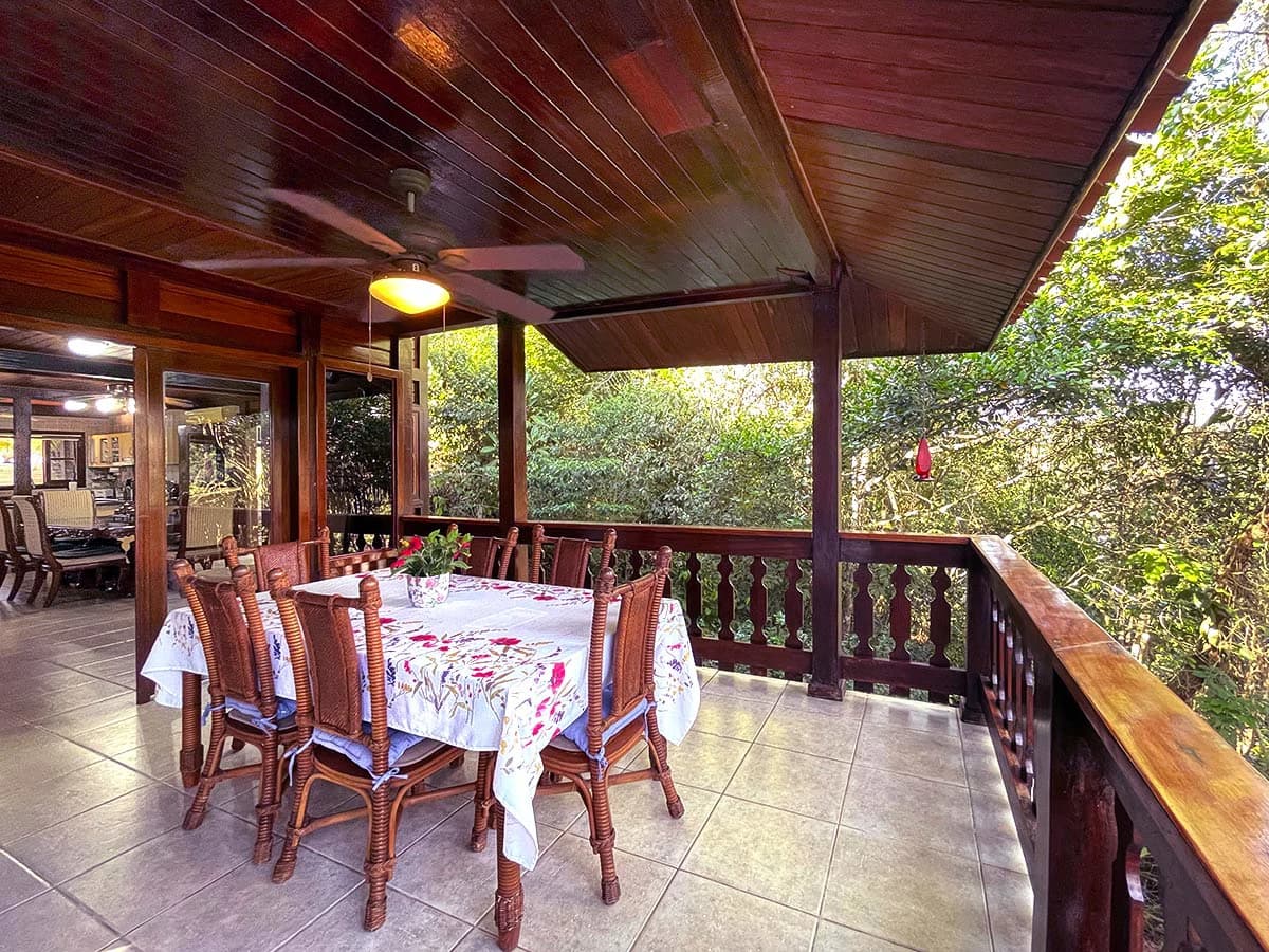 Amazing exotic-wood house 30 minutes from the city, now $285,000. - photo 20