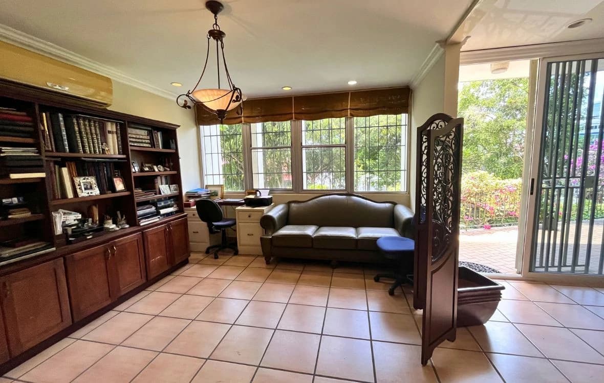 Smart Investement: Unmatched potential, Condition, and Price - photo 11