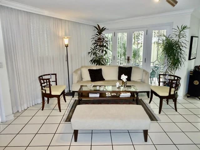 COMMERCIAL HOUSE FOR SALE MARBELLA - - photo 2