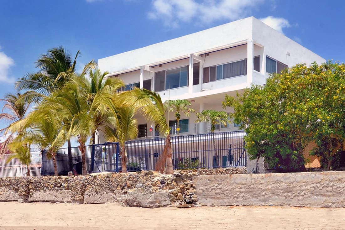 OCEANFRONT ITALIAN VILLA 20 minutes away - photo 1