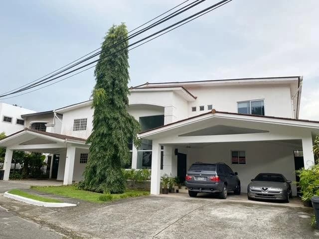 Modern House for Sale in Llanos de Curundú – Panama