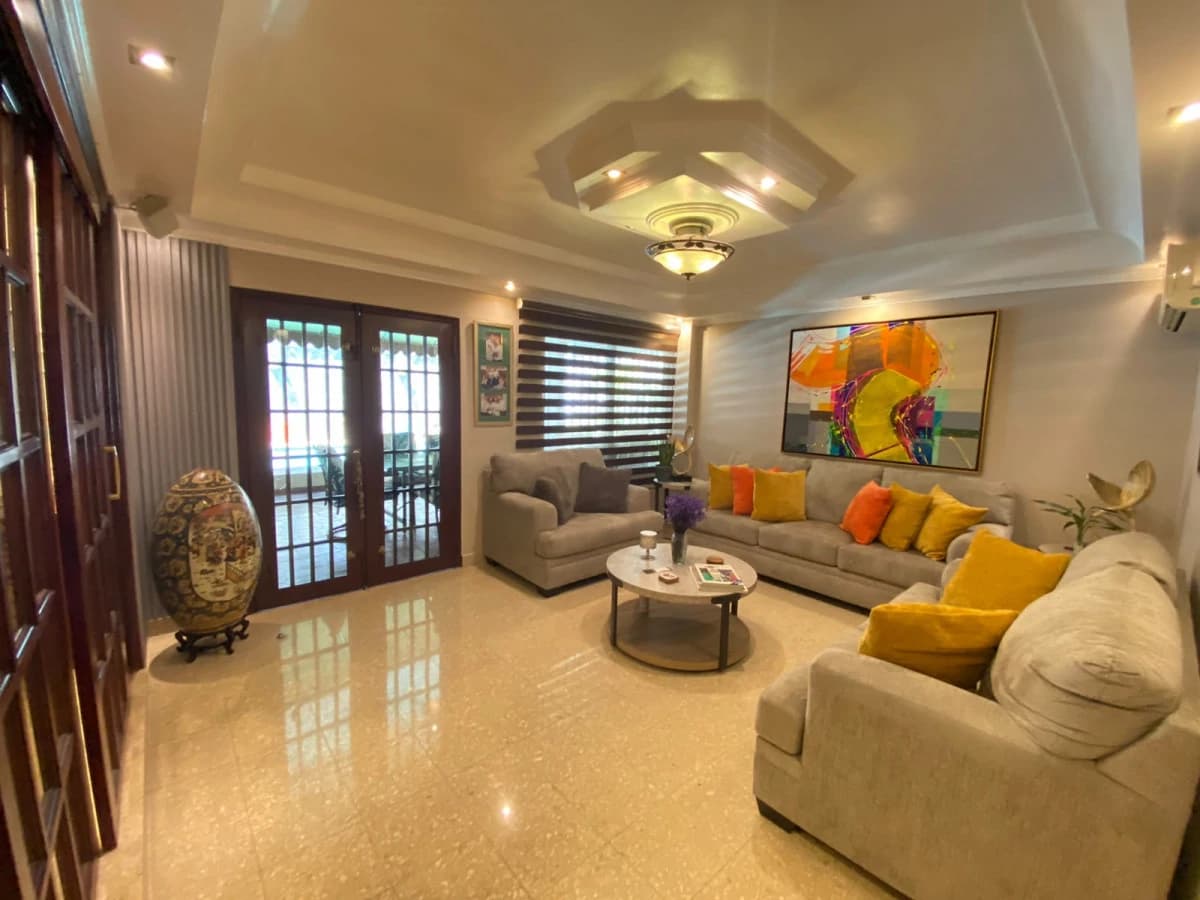 Family Home with a Pool and Jacuzzi. Just Bring Your Suitcases! - photo 16