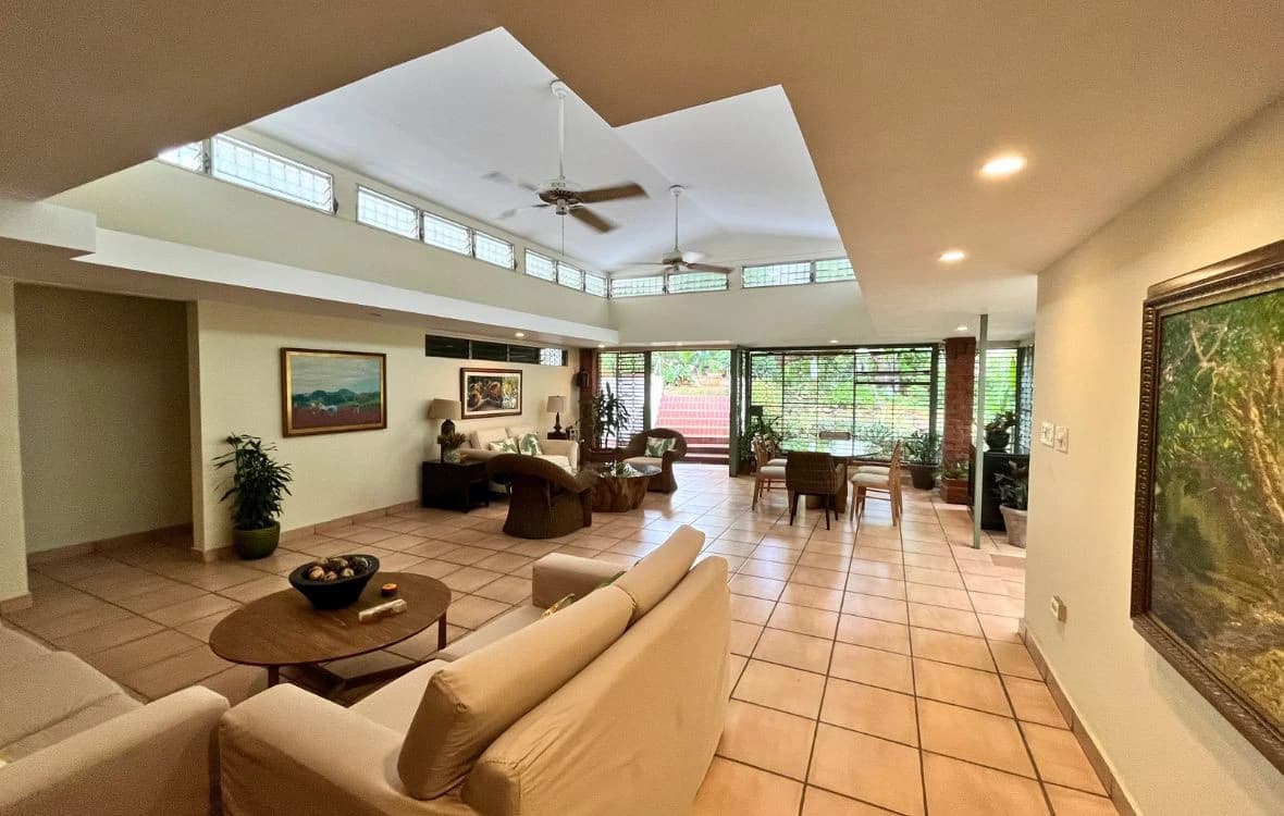 Smart Investement: Unmatched potential, Condition, and Price - photo 5