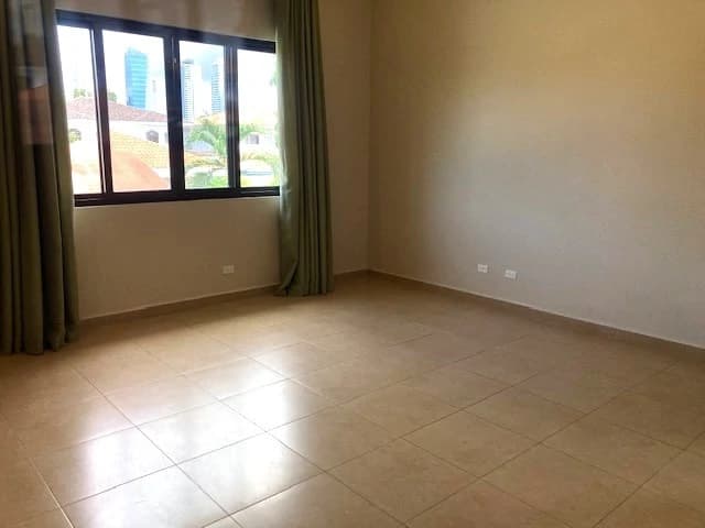 Four bedroom House in Toscana del Este with Solar Panels - photo 17