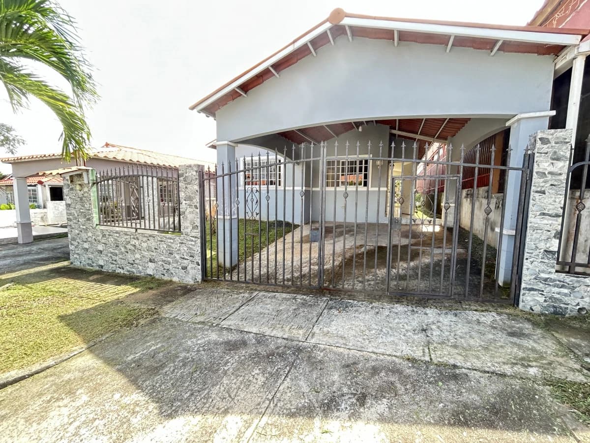 For sale in Altos del Campo, La Chorrera - photo 1