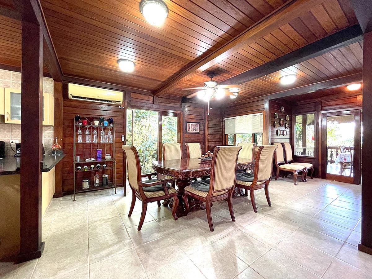 Amazing exotic-wood house 30 minutes from the city, now $285,000. - photo 3