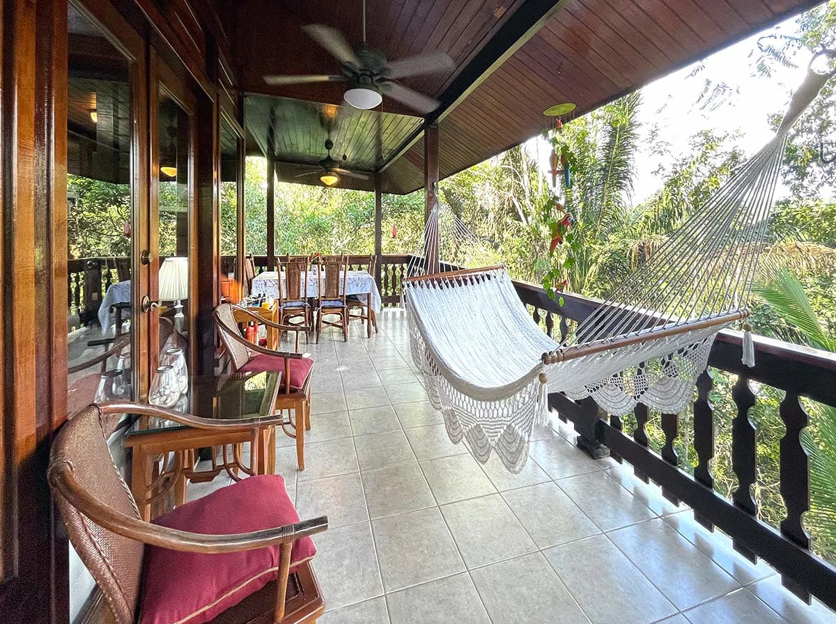 Amazing exotic-wood house 30 minutes from the city, now $285,000. - photo 8