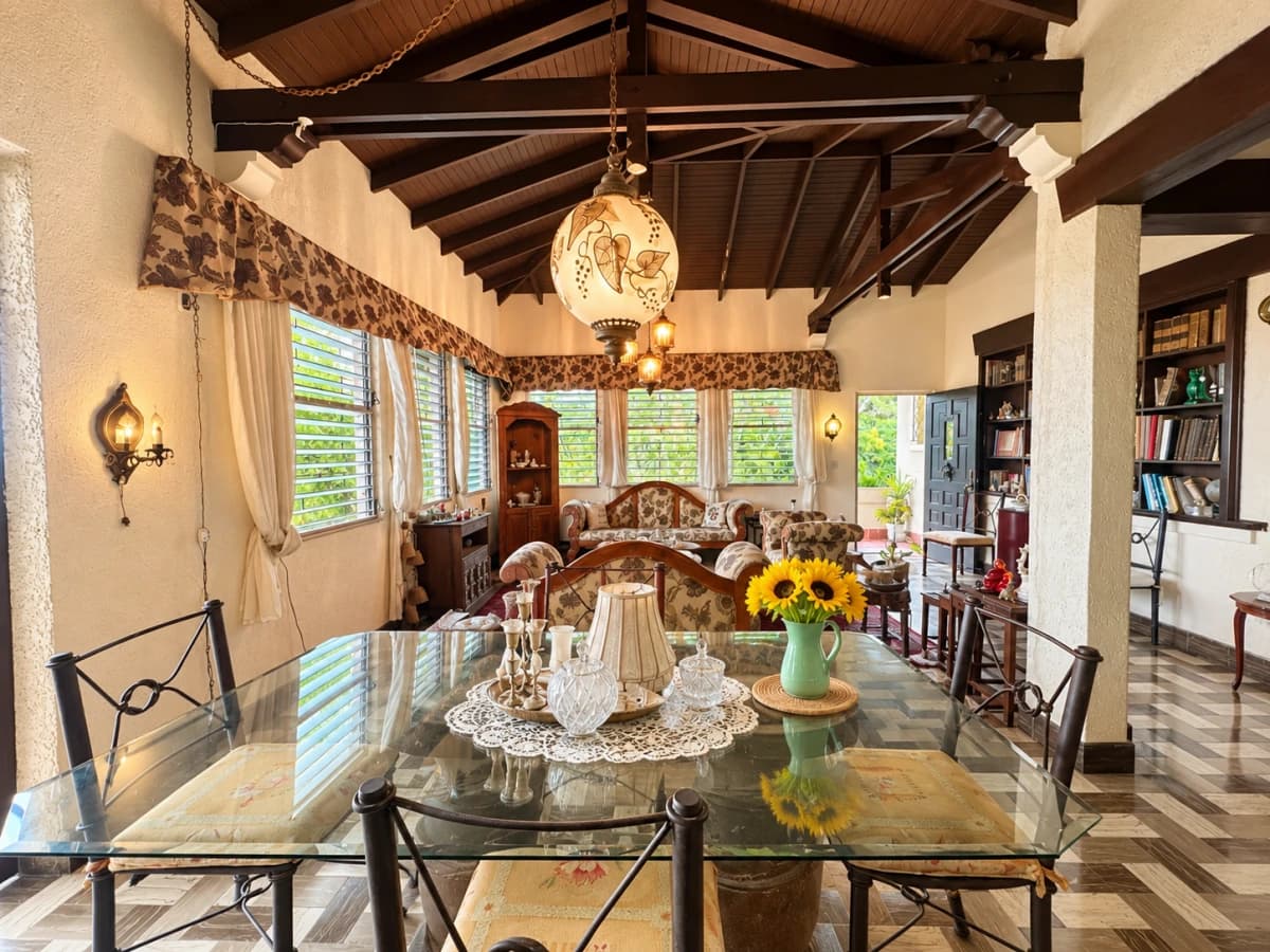 A Hidden Gem in Las Cumbres | 3,433 m², Panoramic Views - photo 11