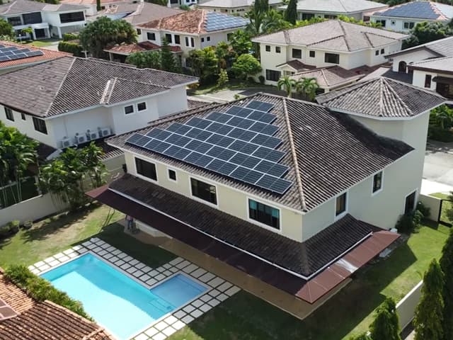 Four bedroom House in Toscana del Este with Solar Panels - photo 33