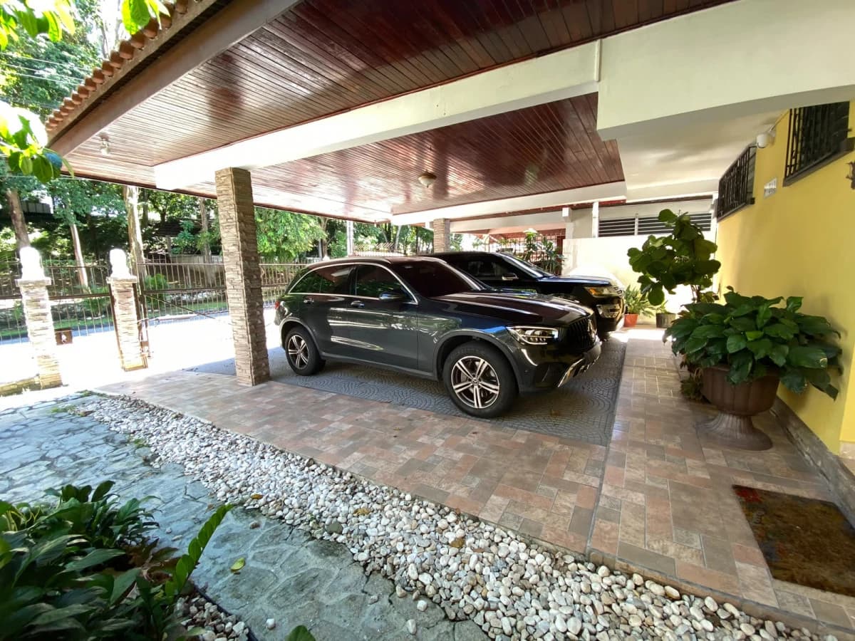 Family Home with a Pool and Jacuzzi. Just Bring Your Suitcases! - photo 21
