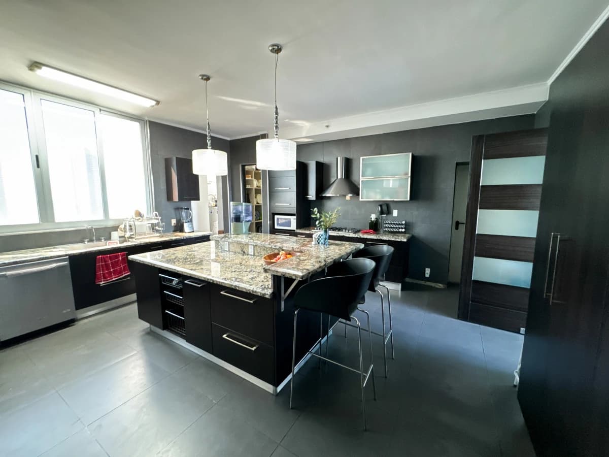 THE EPITOME OF URBAN LUXURY: 580 m² - photo 5