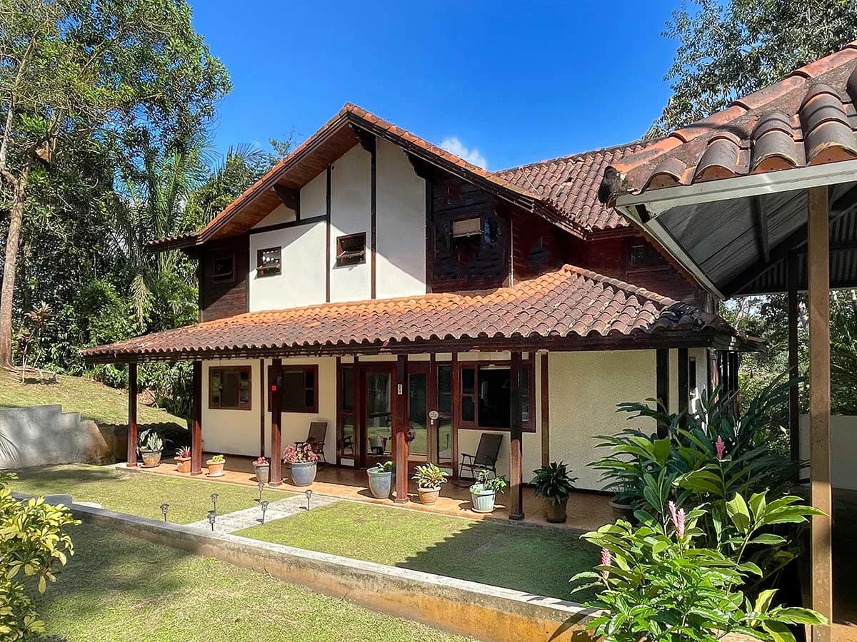 Amazing exotic-wood house 30 minutes from the city, now $285,000. - photo 1