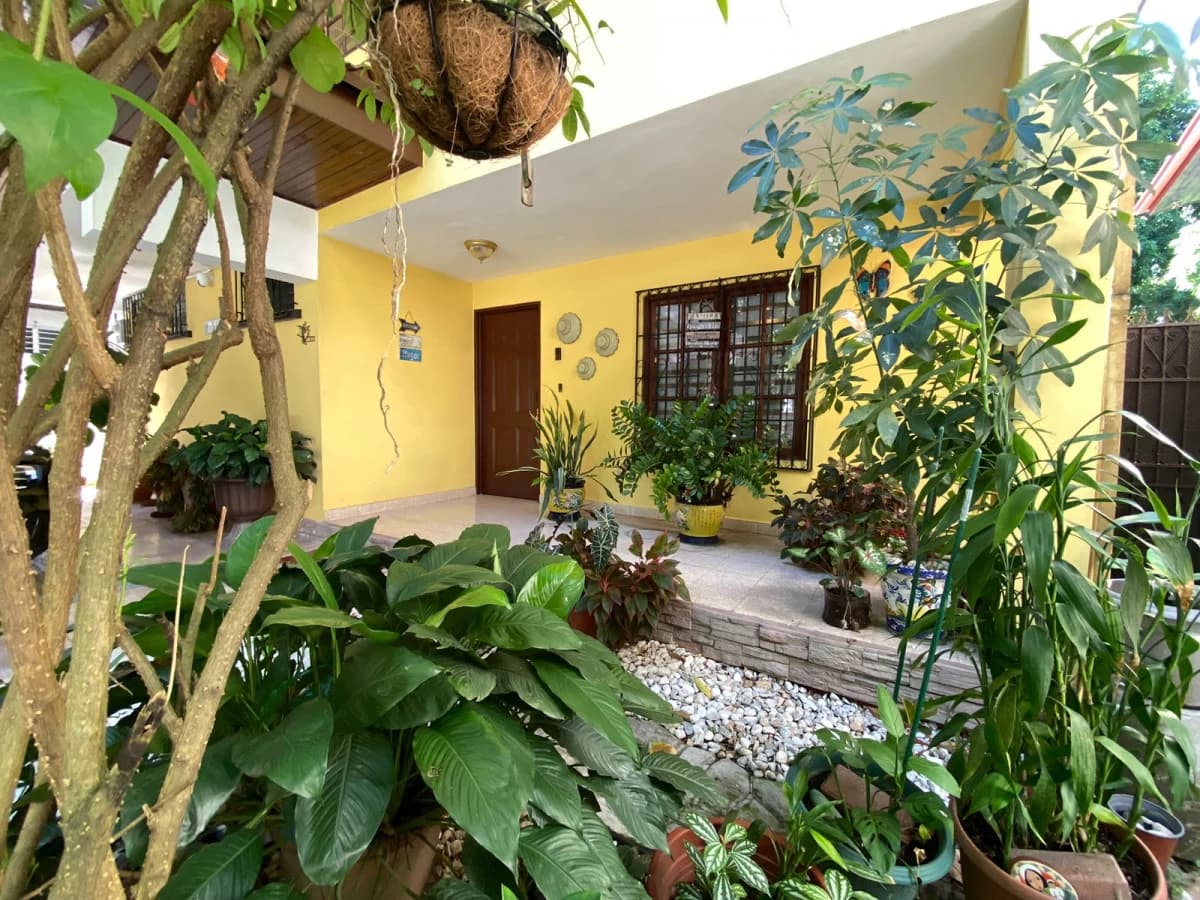 Family Home with a Pool and Jacuzzi. Just Bring Your Suitcases! - photo 19