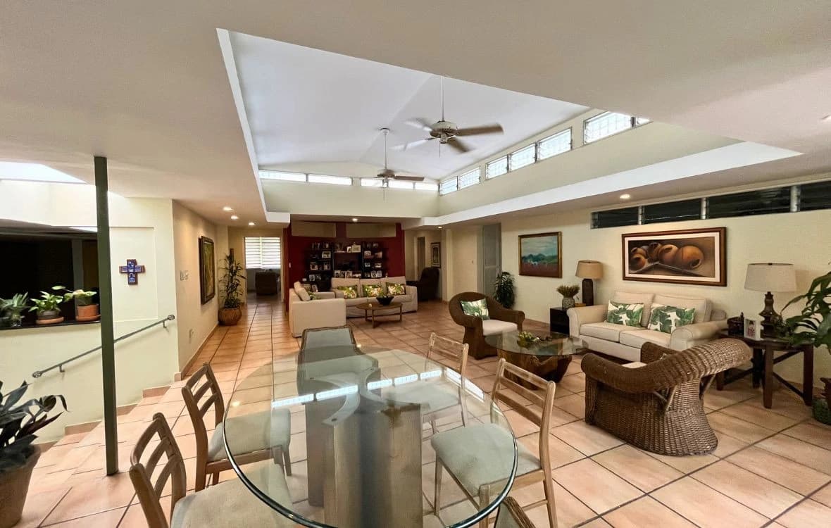 Smart Investement: Unmatched potential, Condition, and Price - photo 4
