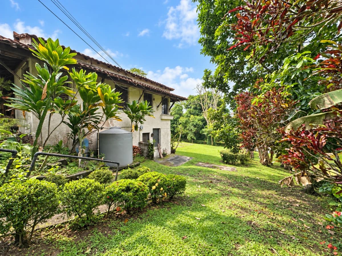 A Hidden Gem in Las Cumbres | 3,433 m², Panoramic Views - photo 20