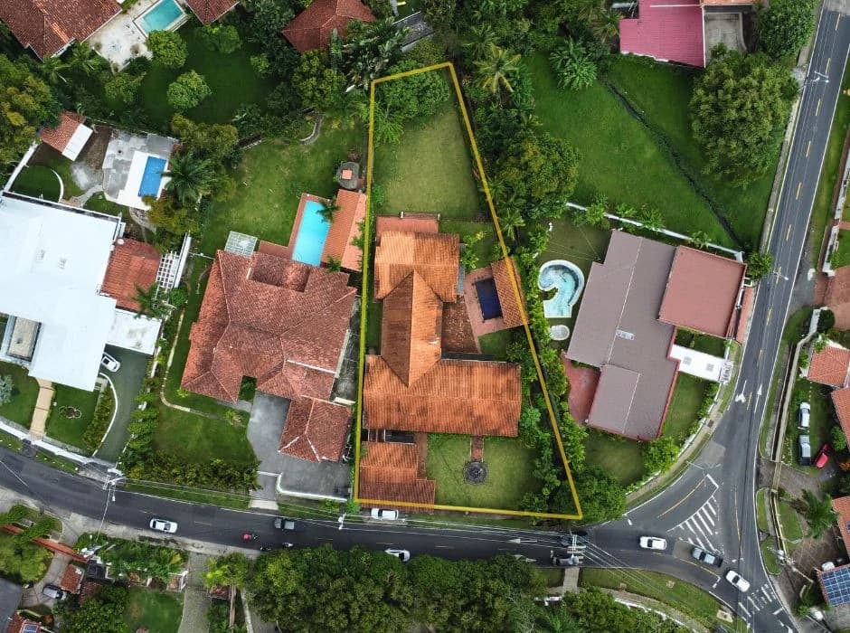 Lot for Sale - Altos del Golf 2000 Sqm - photo 6