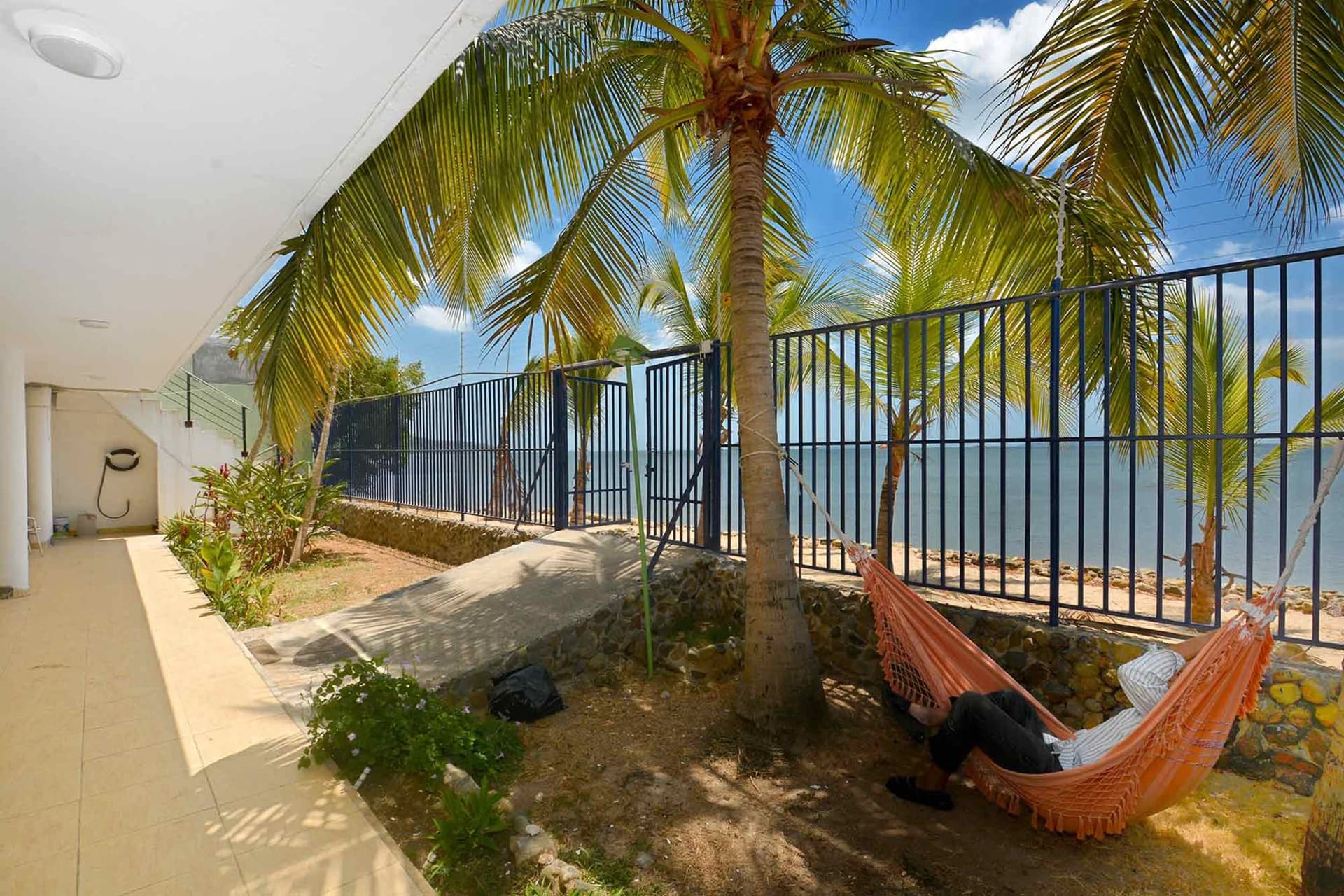 OCEANFRONT ITALIAN VILLA 20 minutes away - photo 10