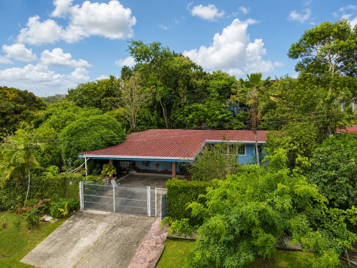 1,556 m² in Las Cumbres for Only $215,000 - photo 1