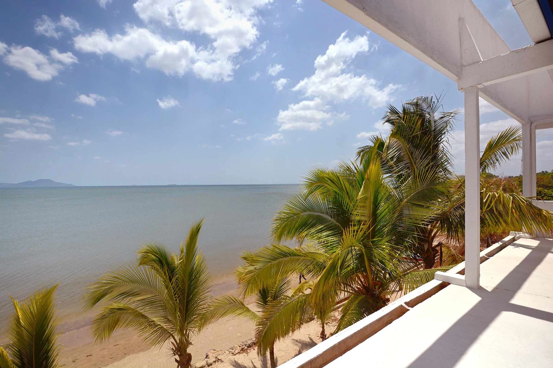 OCEANFRONT ITALIAN VILLA 20 minutes away - photo 16