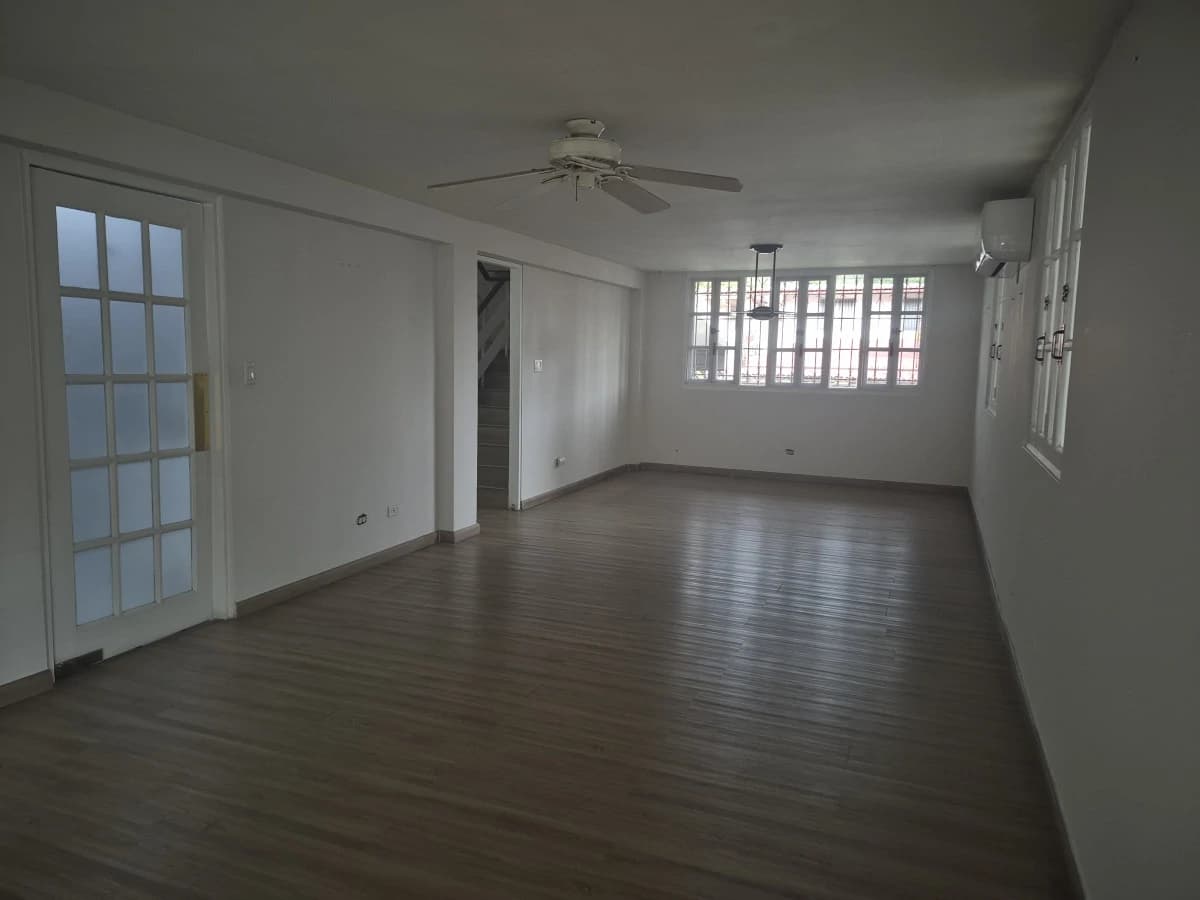 Beautiful Townhome in a Privileged Residential Area - photo 7