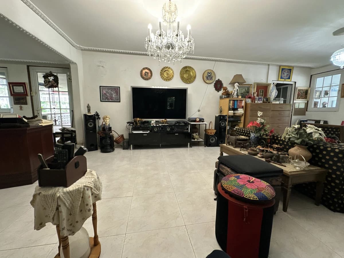 1,556 m² in Las Cumbres for Only $215,000 - photo 8