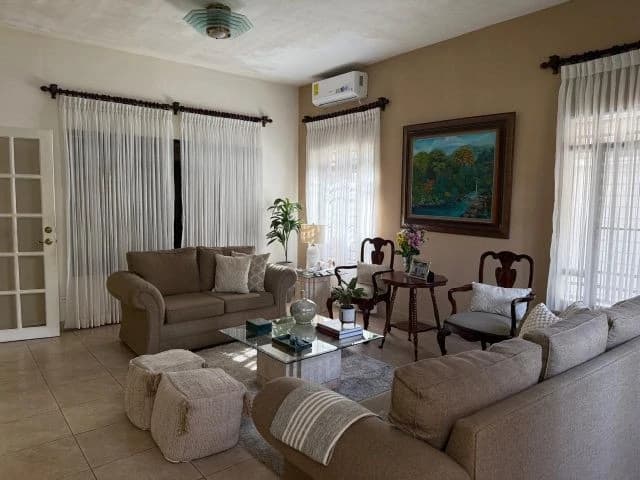 Dos Mares, Family Home with Large Garden and excellent price - photo 2