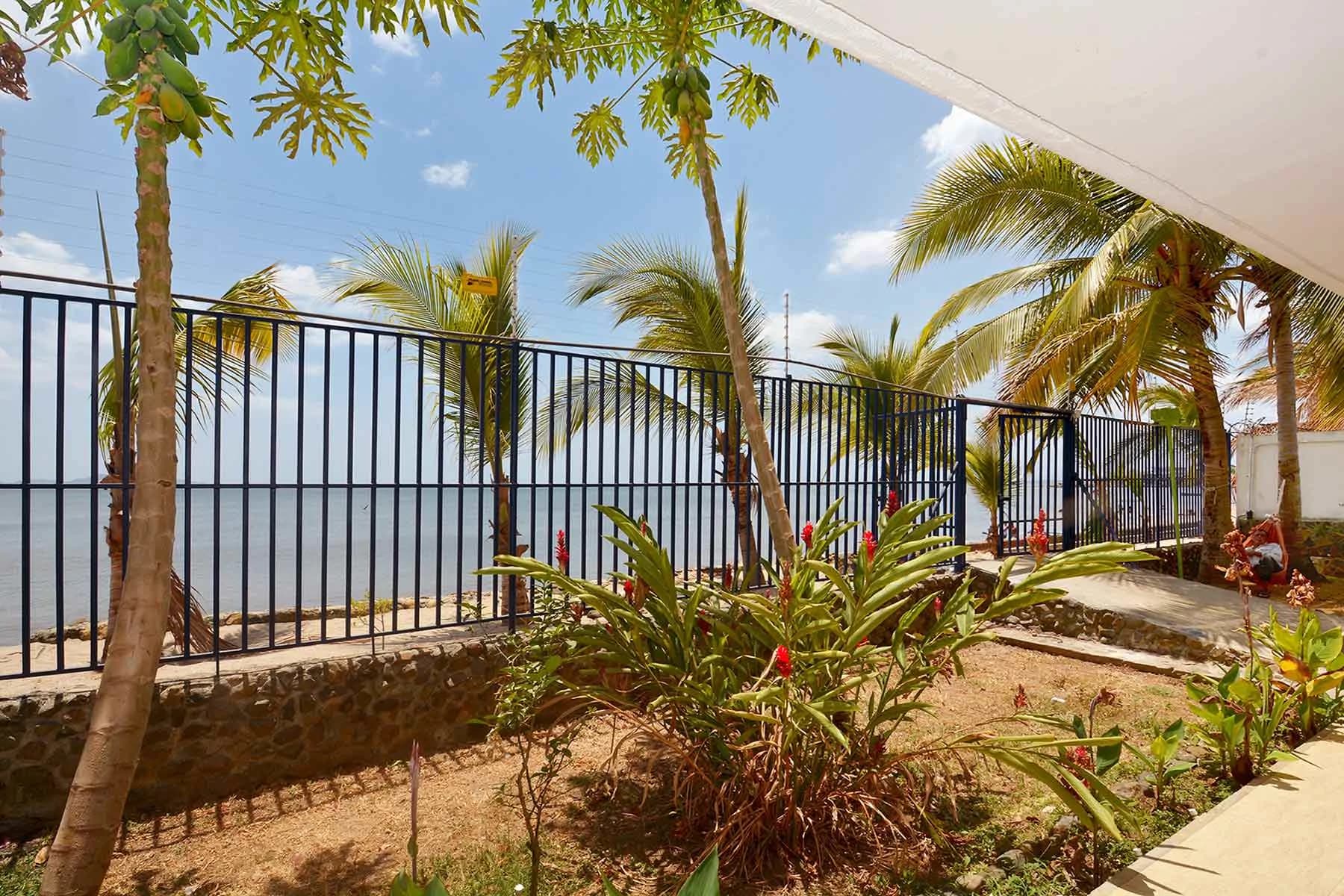 OCEANFRONT ITALIAN VILLA 20 minutes away - photo 21