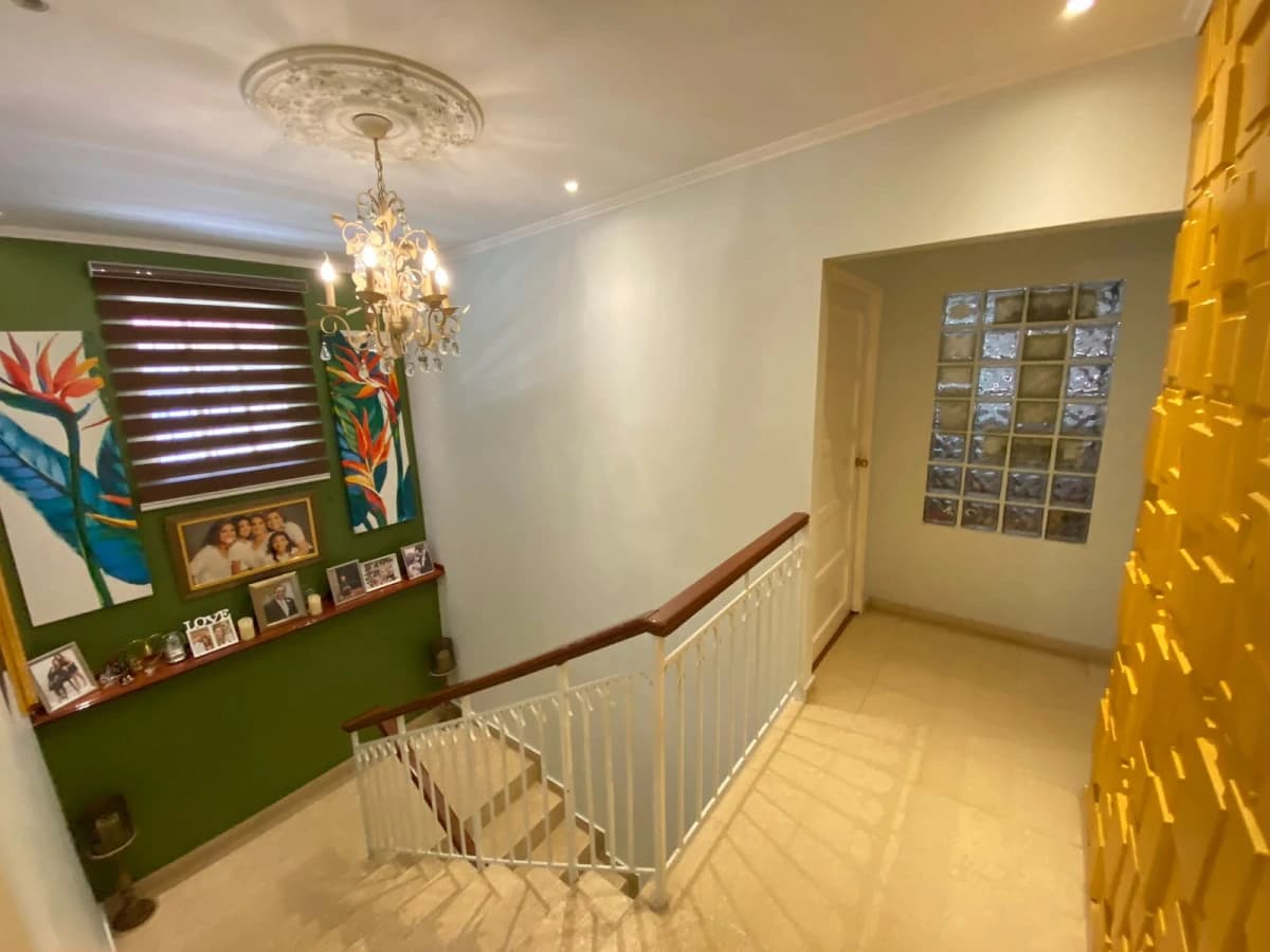 Family Home with a Pool and Jacuzzi. Just Bring Your Suitcases! - photo 15